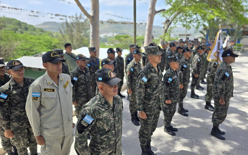 Mandos militares de Honduras desmienten relación con LIBRE y alertan sobre narcotráfico