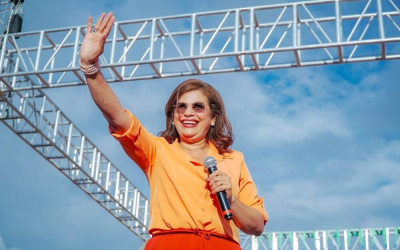 Rixi Moncada propone eliminar la Central de Riesgos y genera debate sobre la economía de Honduras