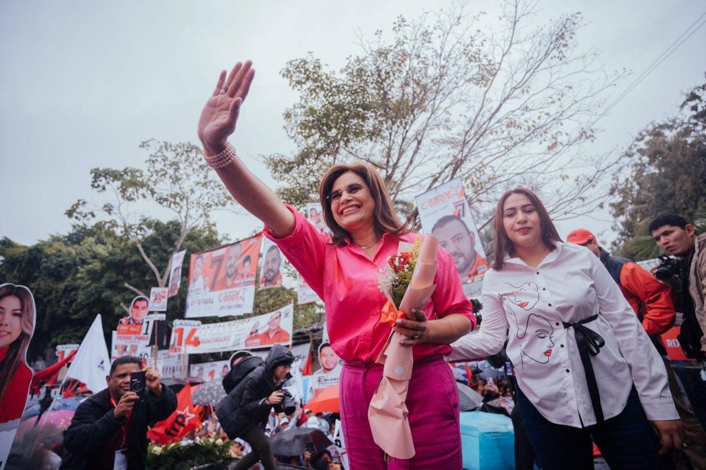 Errores políticos de Rixi Moncada que ponen en duda su candidatura presidencial