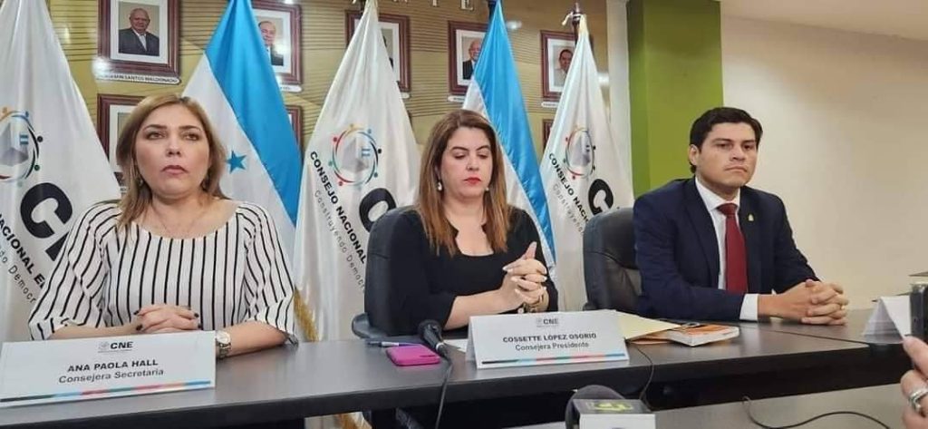 Denuncias de fraude electoral apuntan a Manuel Zelaya y al CNE en Honduras
