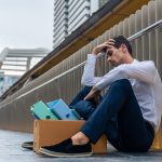 Bajo LIBRE, crece el cierre de empresas y la fuga de capitales