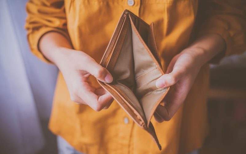 Cierre masivo de empresas y fuga de capitales: el impacto en la economía hondureña bajo el gobierno de LIBRE