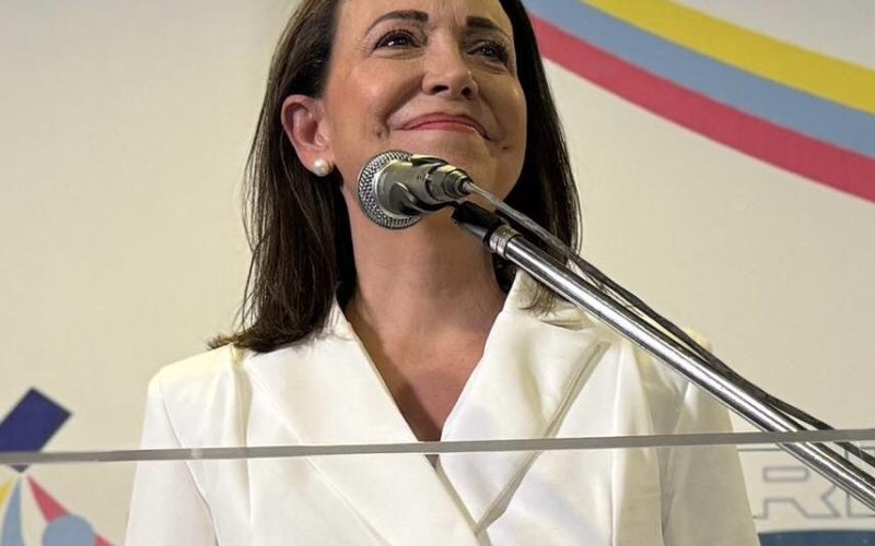 Reacciones de Mel Zelaya y LIBRE al Nobel de la Paz de Machado